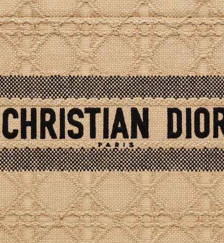 MEDIUM D BOOK TOTE Natural Cannage Raffia (36 x 27.5 x 16.5 cm)