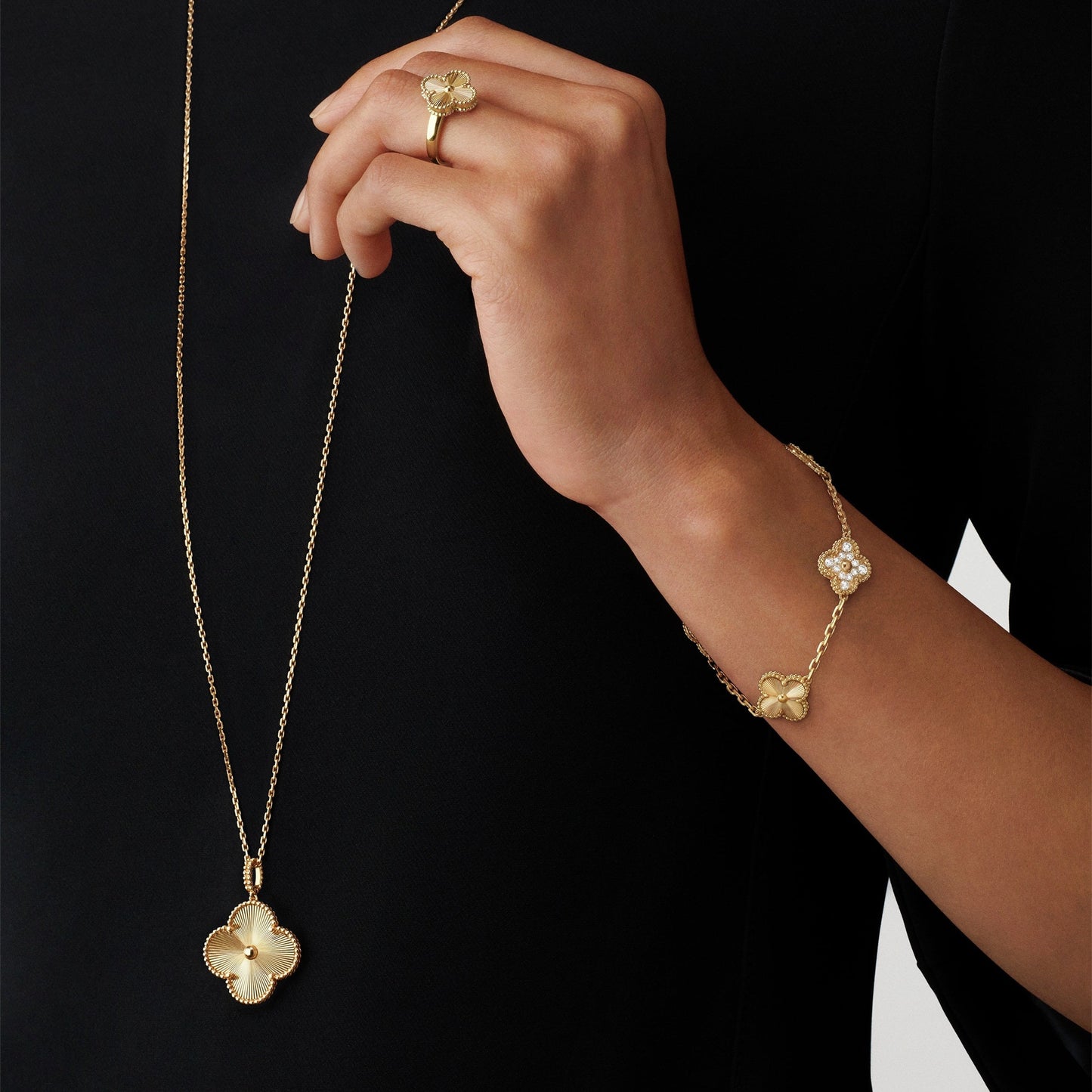 VAN CLEEF & ARPELS Vintage Alhambra Diamond Bracelet Laser Gold