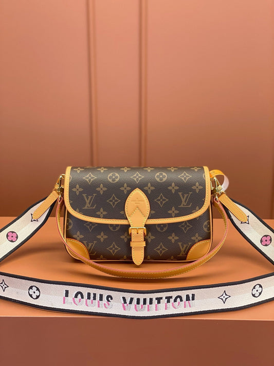 Louis Vuitton M45985 DlANE Hand Bag 24x15x9cm