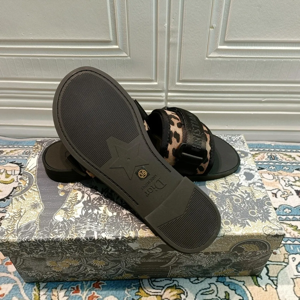 Velcro Embossed Flat Slippers