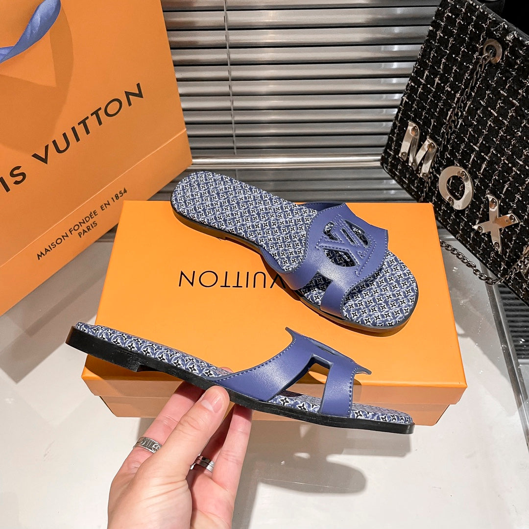 Cutout Letter Printed Slippers