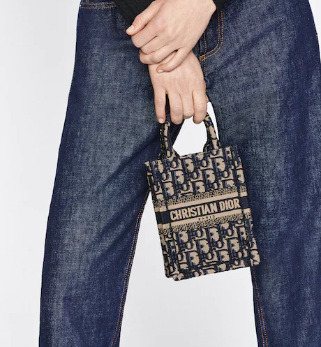 MINI D BOOK TOTE PHONE BAG Blue D Oblique Embroidery (13 x 18 x 5 cm)