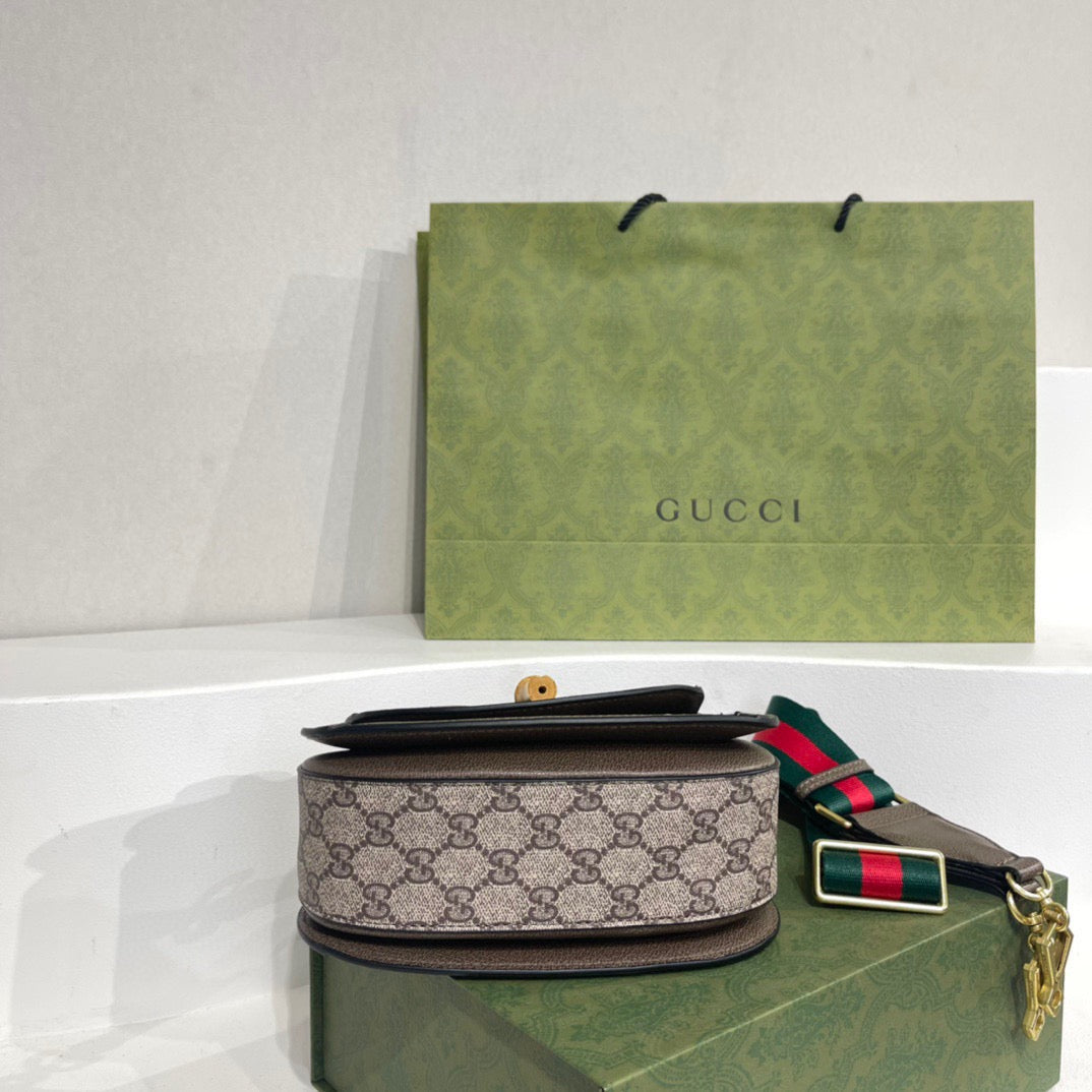 GC379   8.3x5.9x2.8inch