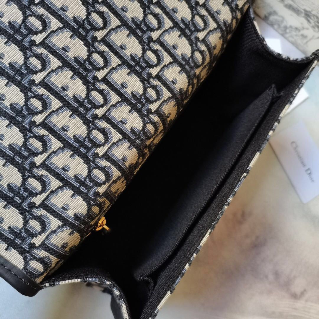 Dior Oblique 30 Montaigne HZ579208 Crossbody Bag, 25 x 16.6 x 8 CM