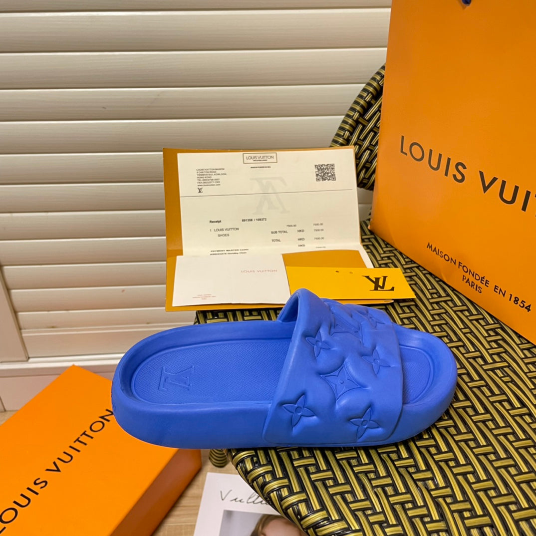 Fashion Embossed Couple Slippers