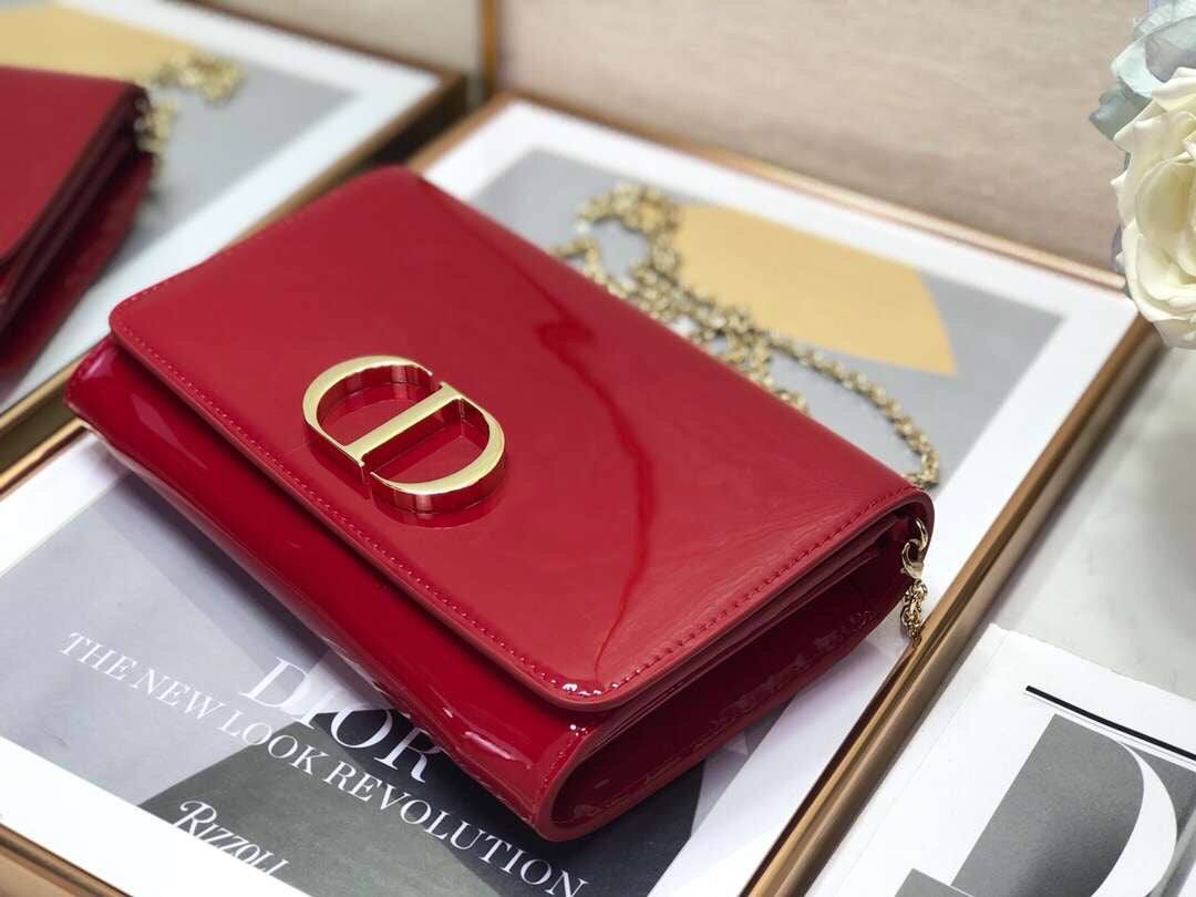 D 30 Montaigne Wallet On Chain In Red Patent Calfskin