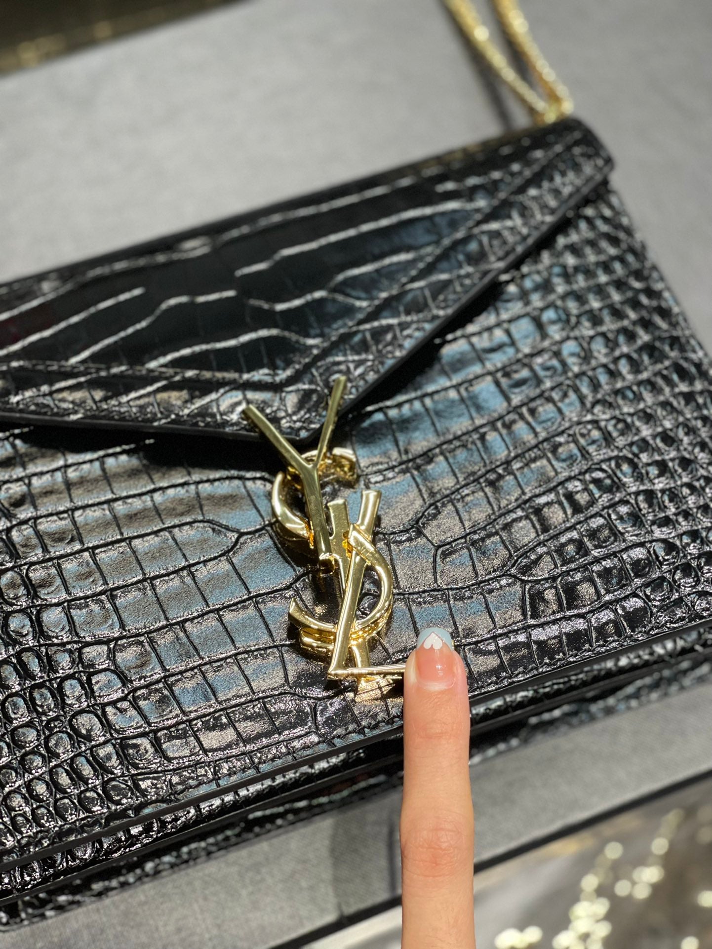 Y Cassandra Medium Chain Bag Black