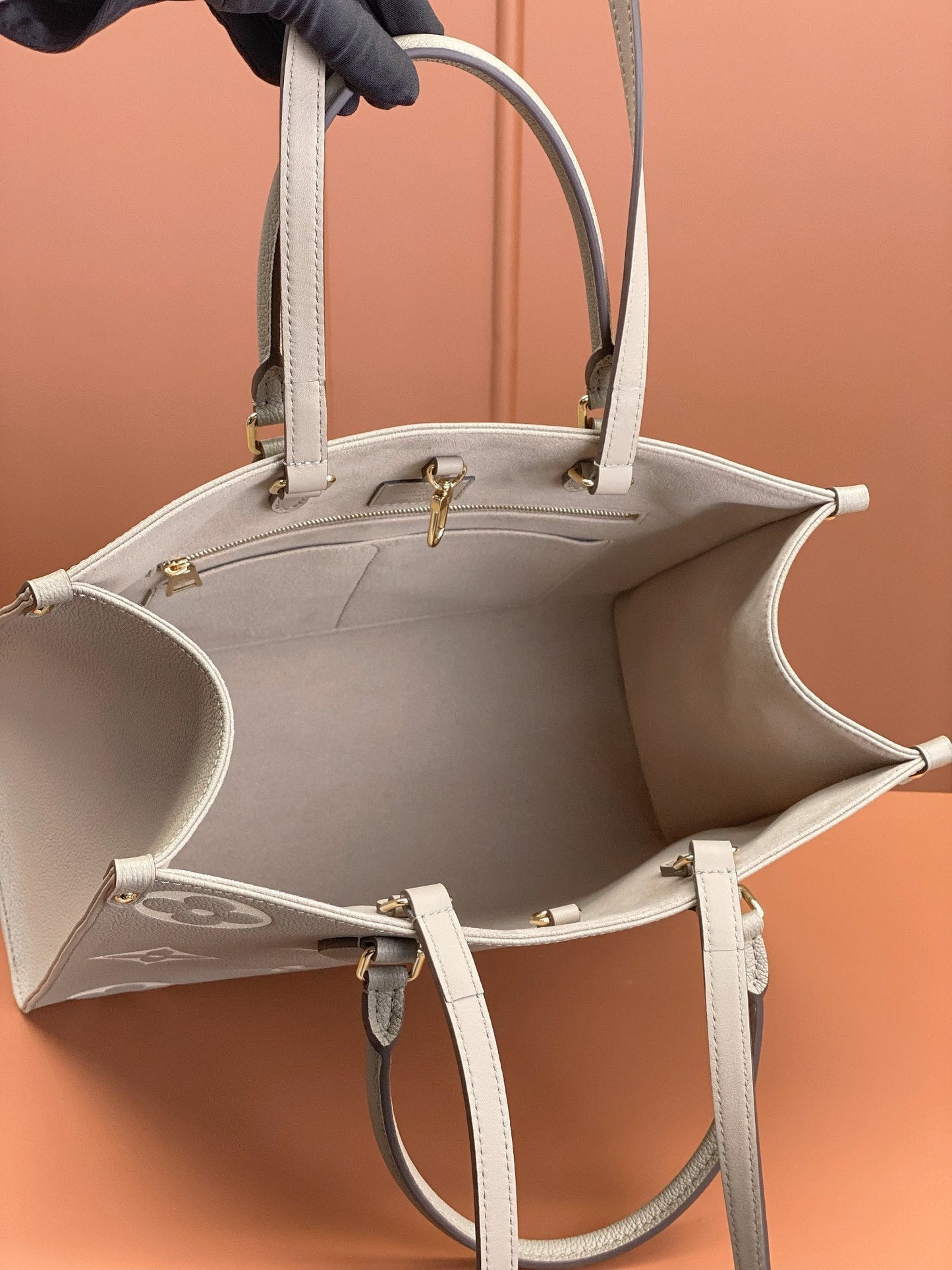 Louis Vuitton LV  M45494 OnTheGo MM Bag 35x27x14cm Grey