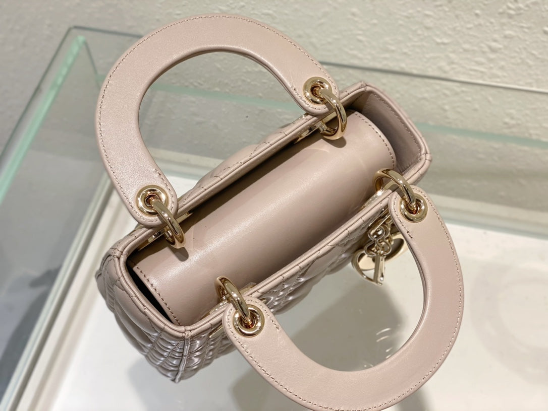 Lady Dior Bag Latte Cannage Lambskin Bag 17x15x7cm
