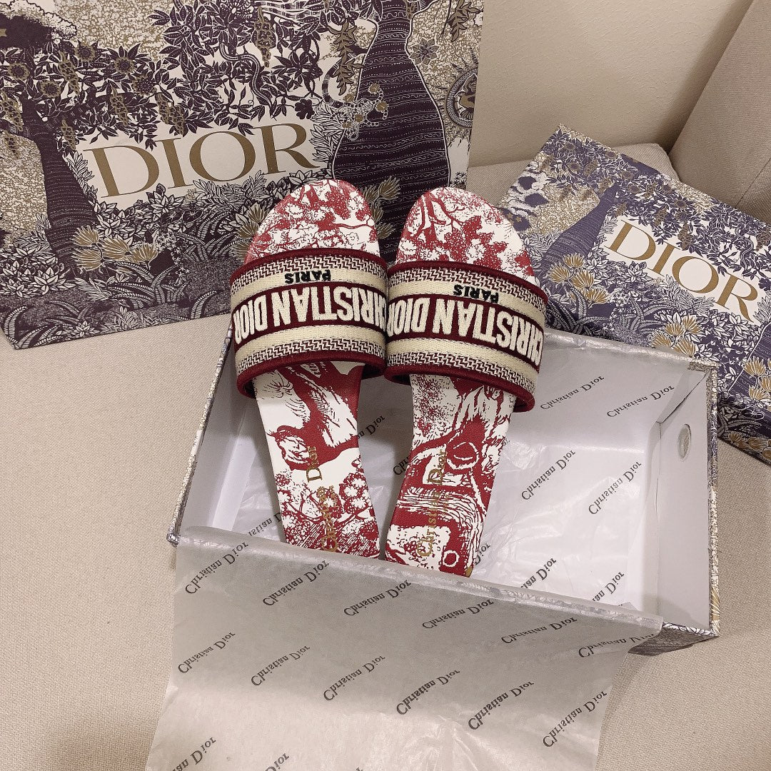 Embroidered Women's Slippers