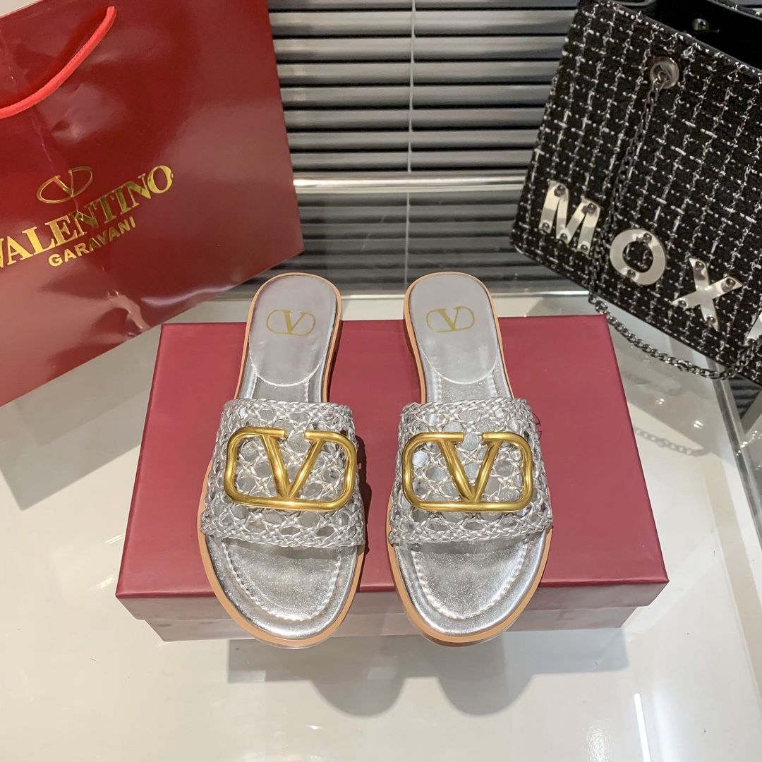 Cutout Flat Slippers