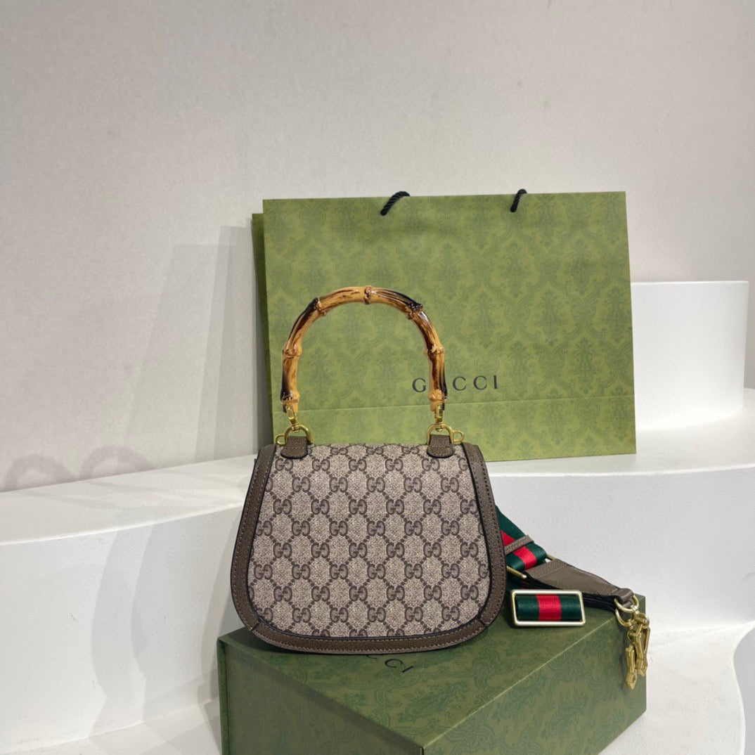 GC379   8.3x5.9x2.8inch