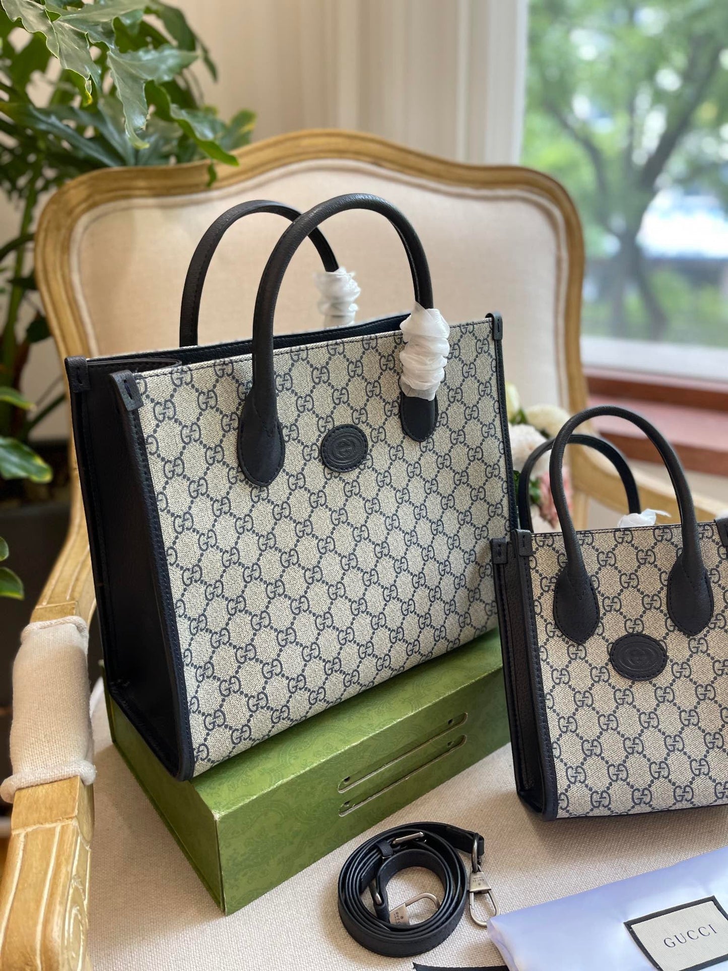 GC460 Mini/Small Tote Bag with InterlockingGG