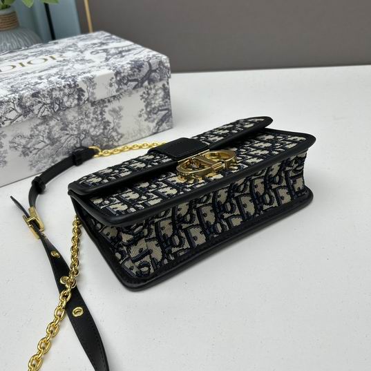 D Montaigne 9334 21x11x6cm