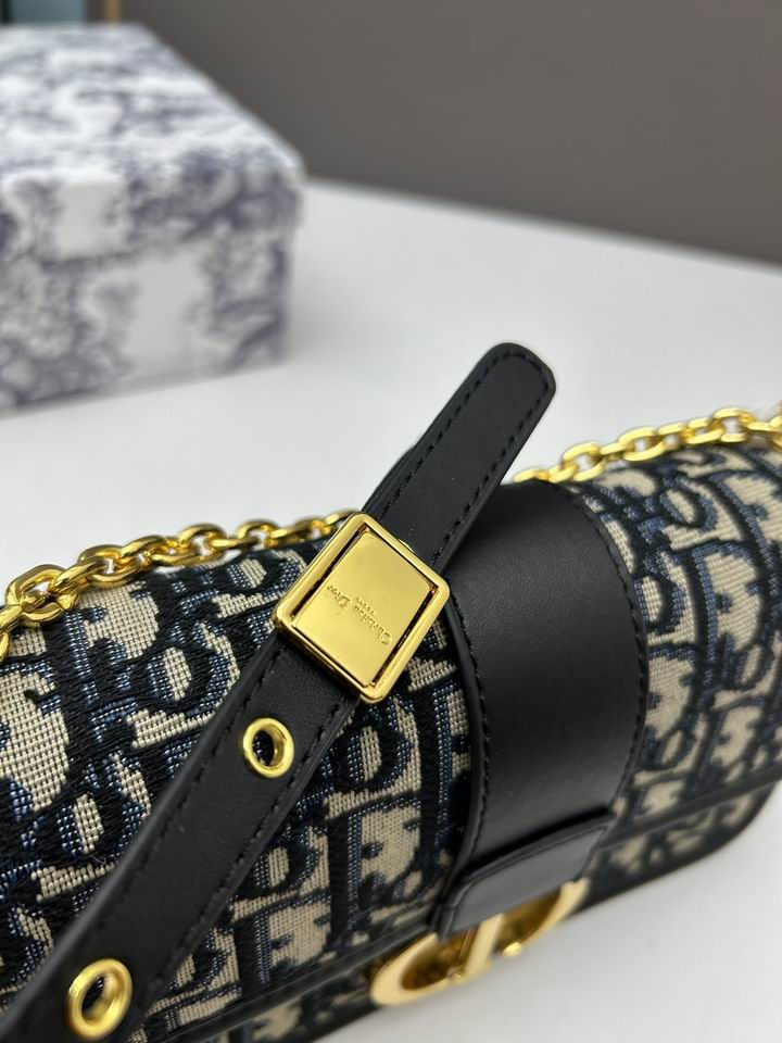 D Montaigne 9334 21x11x6cm