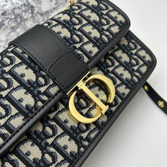 D Montaigne 9334 21x11x6cm