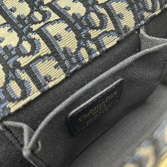 D Montaigne 9334 21x11x6cm