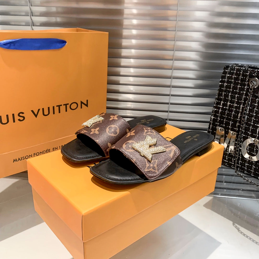 New Embossed Diamond Velcro Flat Slippers