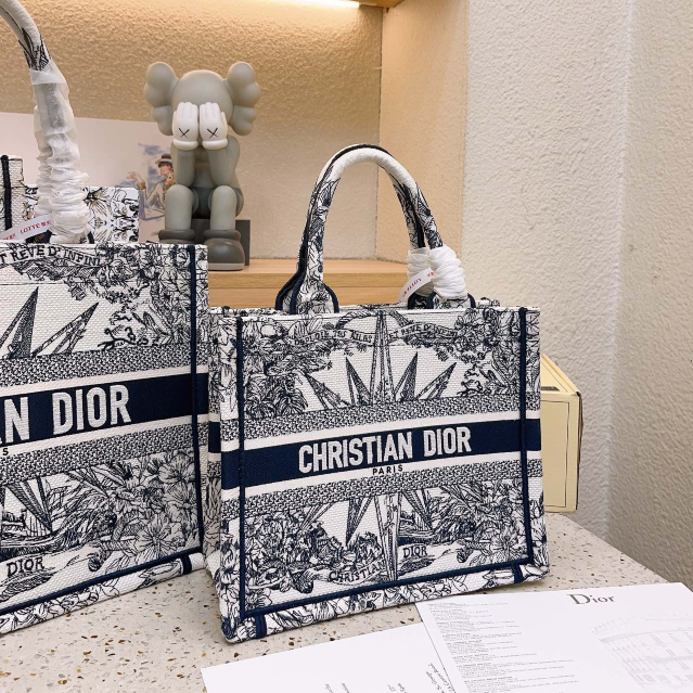 D book tote 42 cm, 36 cm ,26 cm