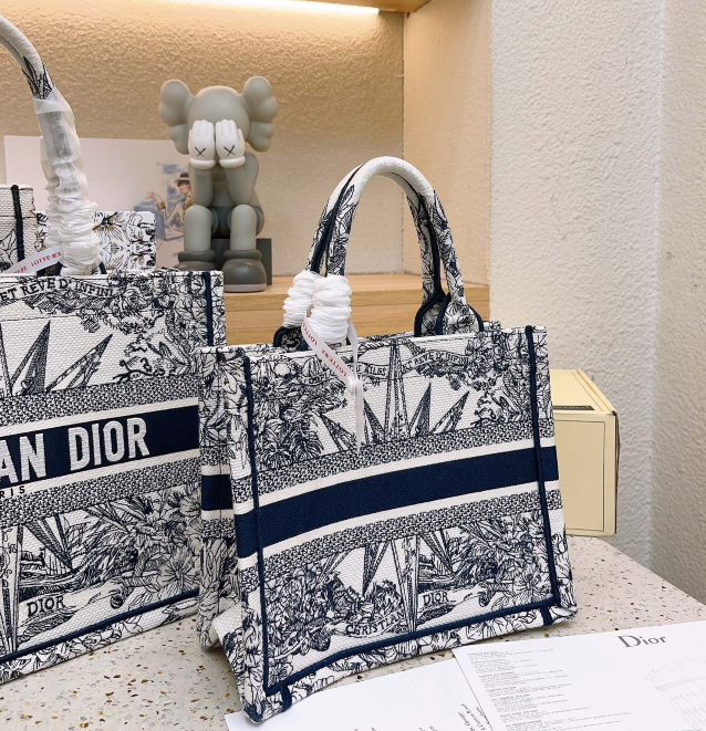 D book tote 42 cm, 36 cm ,26 cm