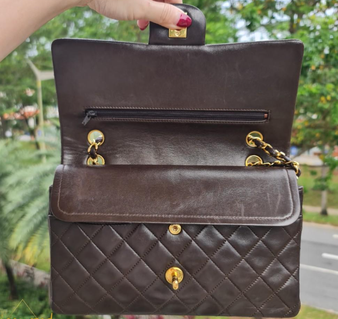 cc Vintage Medium Classic Double Flap Bag in Brown Lambskin