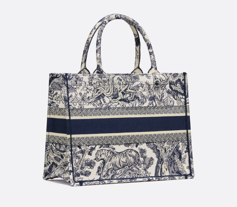 D Medium Book Tote bag size: 36 x 27.5 x 16.5 cm