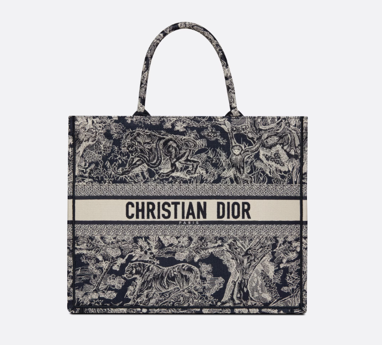 D Medium Book Tote size : 36 x 27.5 x 16.5 cm