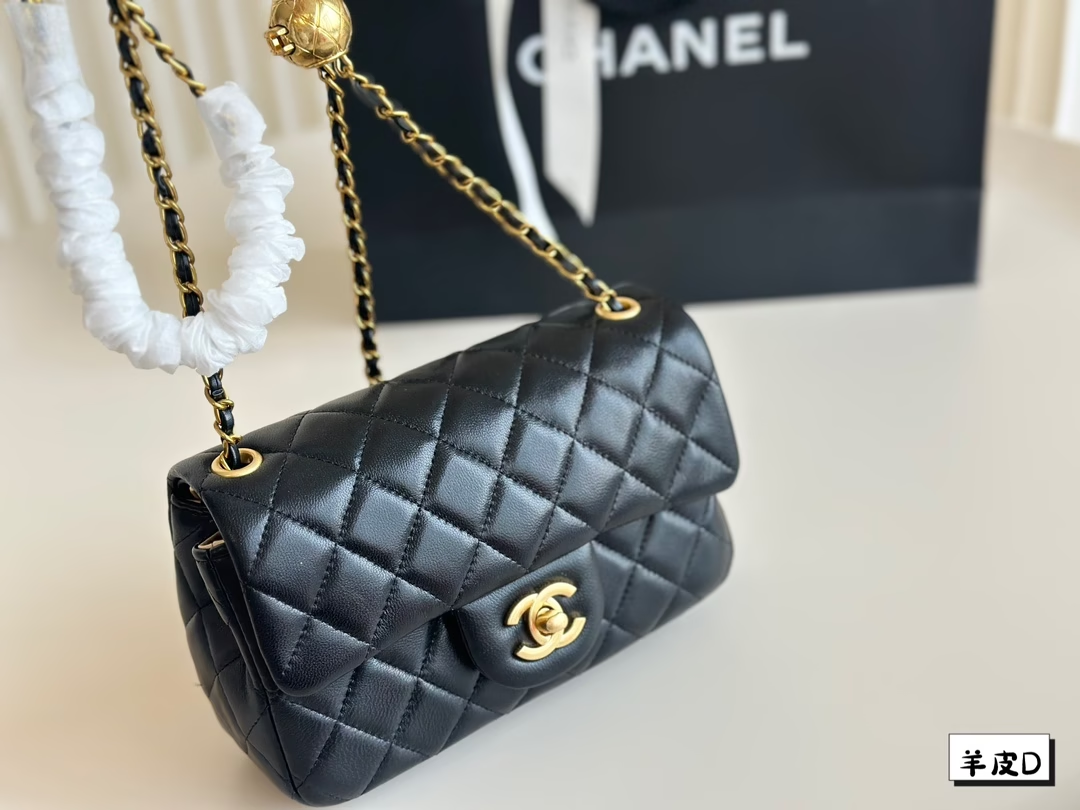 CC new arrival chain bag size  20cm/17cm