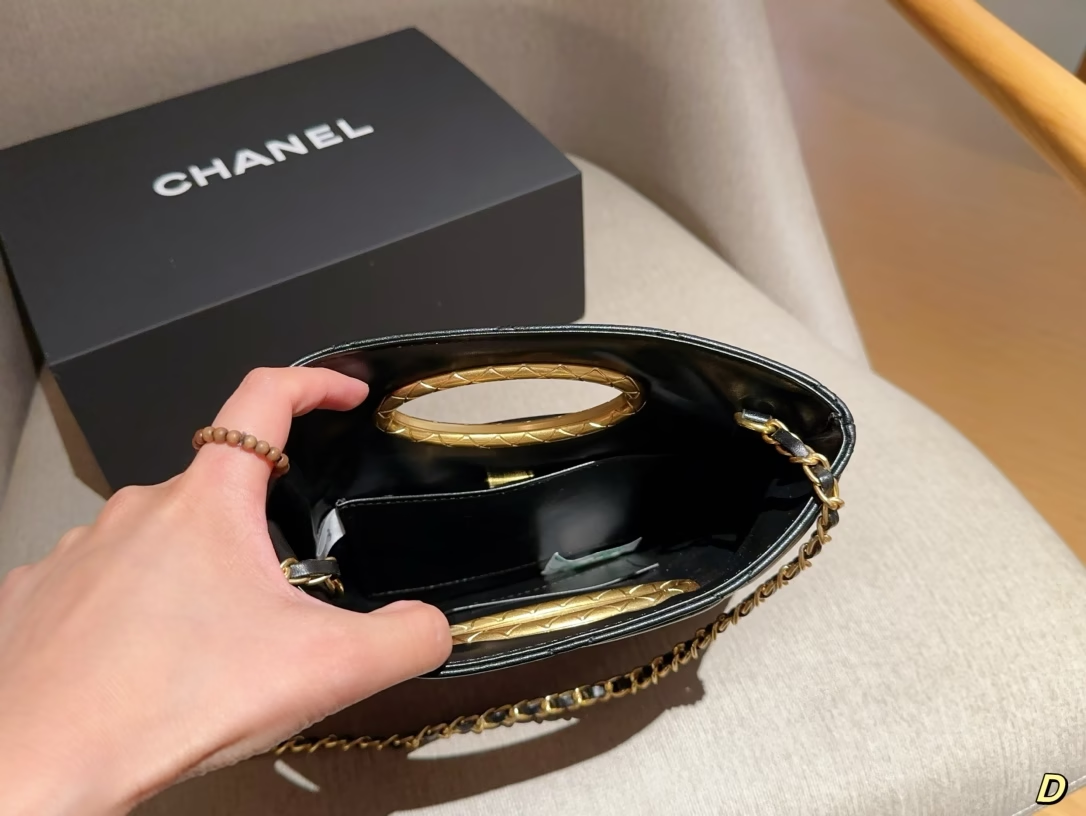 Cc new arrivl 24b bag size:25*20 cm