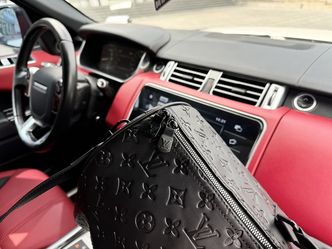 Louis M44810 keepall 50 bag size:  50*23*29 cm