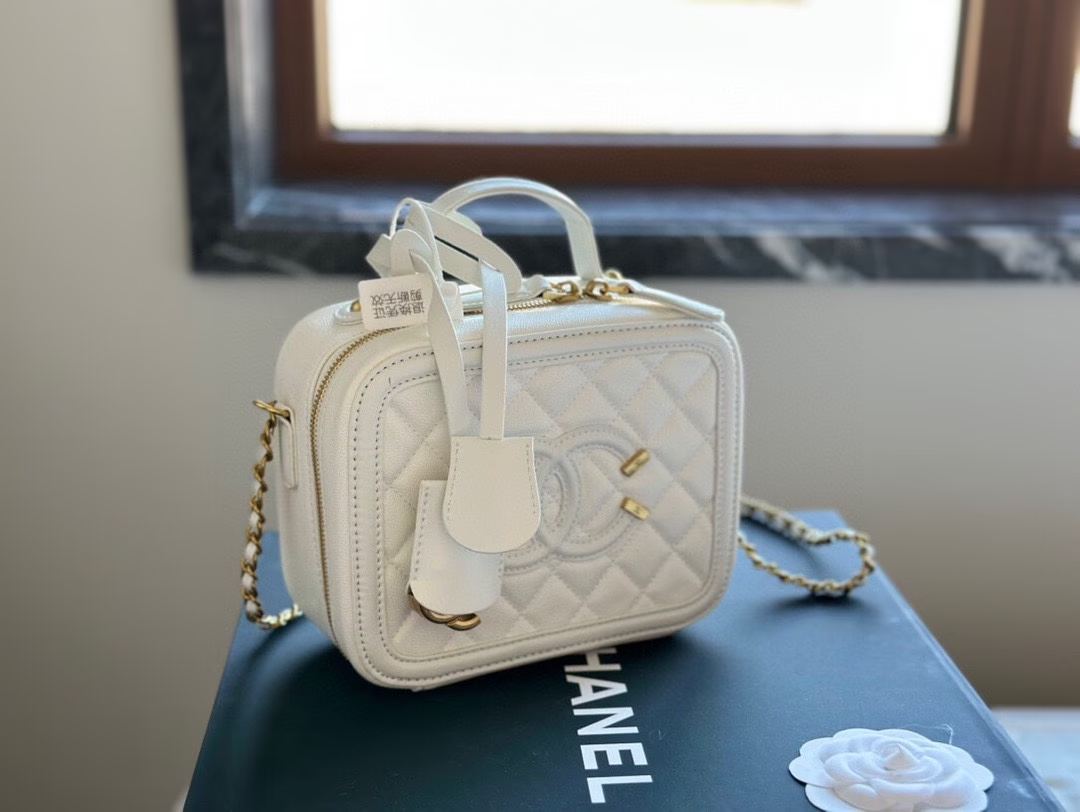 Cc new arrival bucket bag size: 20 cm