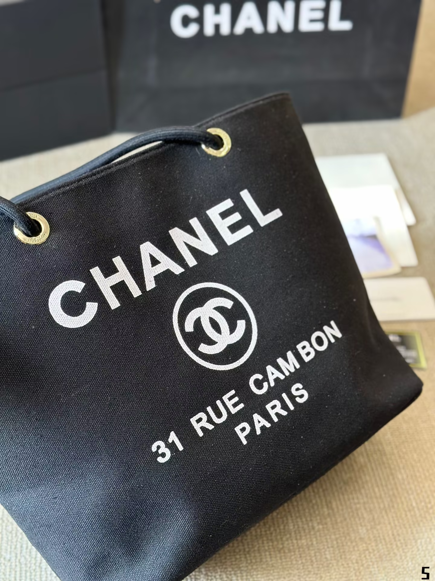 CC new arrival Vintage 24k tote bag size: 30*30 cm