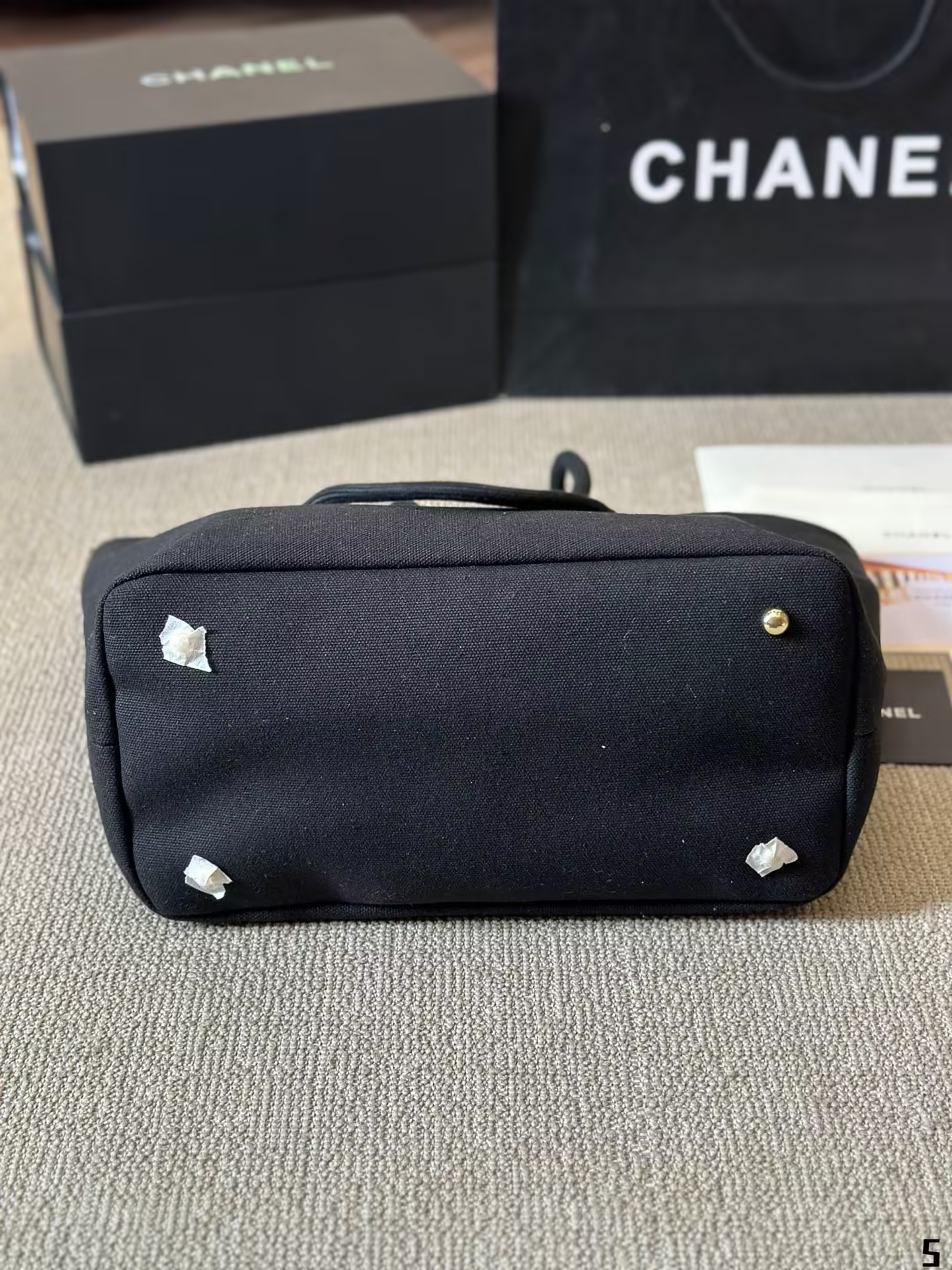 CC new arrival Vintage 24k tote bag size: 30*30 cm