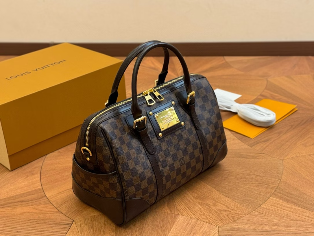 Louis new arrival speedy bag size: 32*23 cm