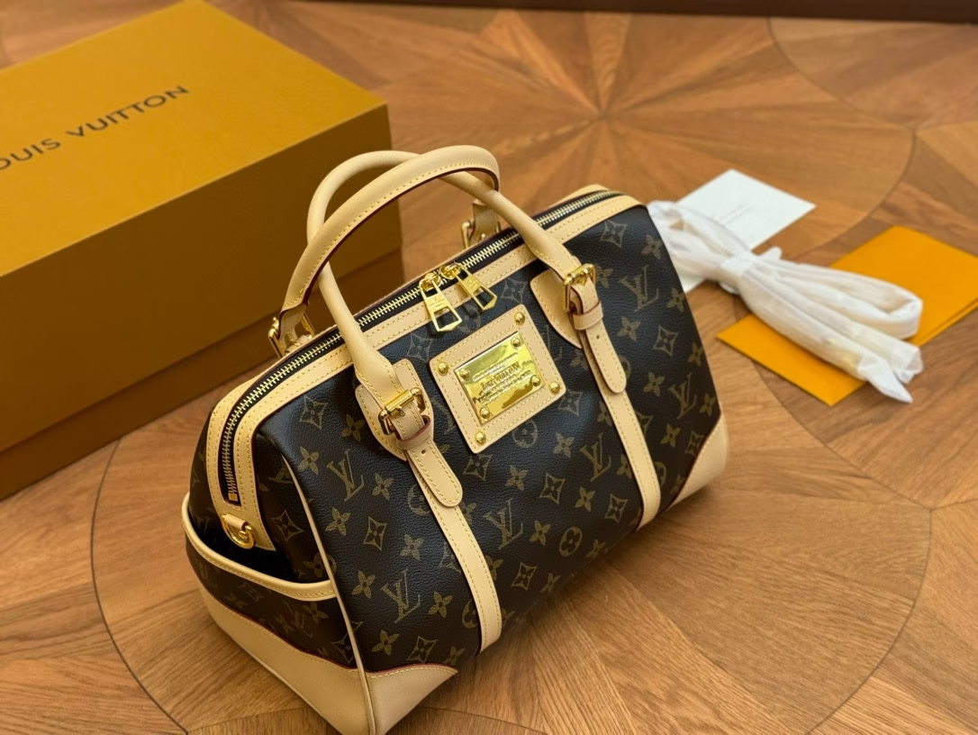 Louis new arrival speedy bag size: 32*23 cm
