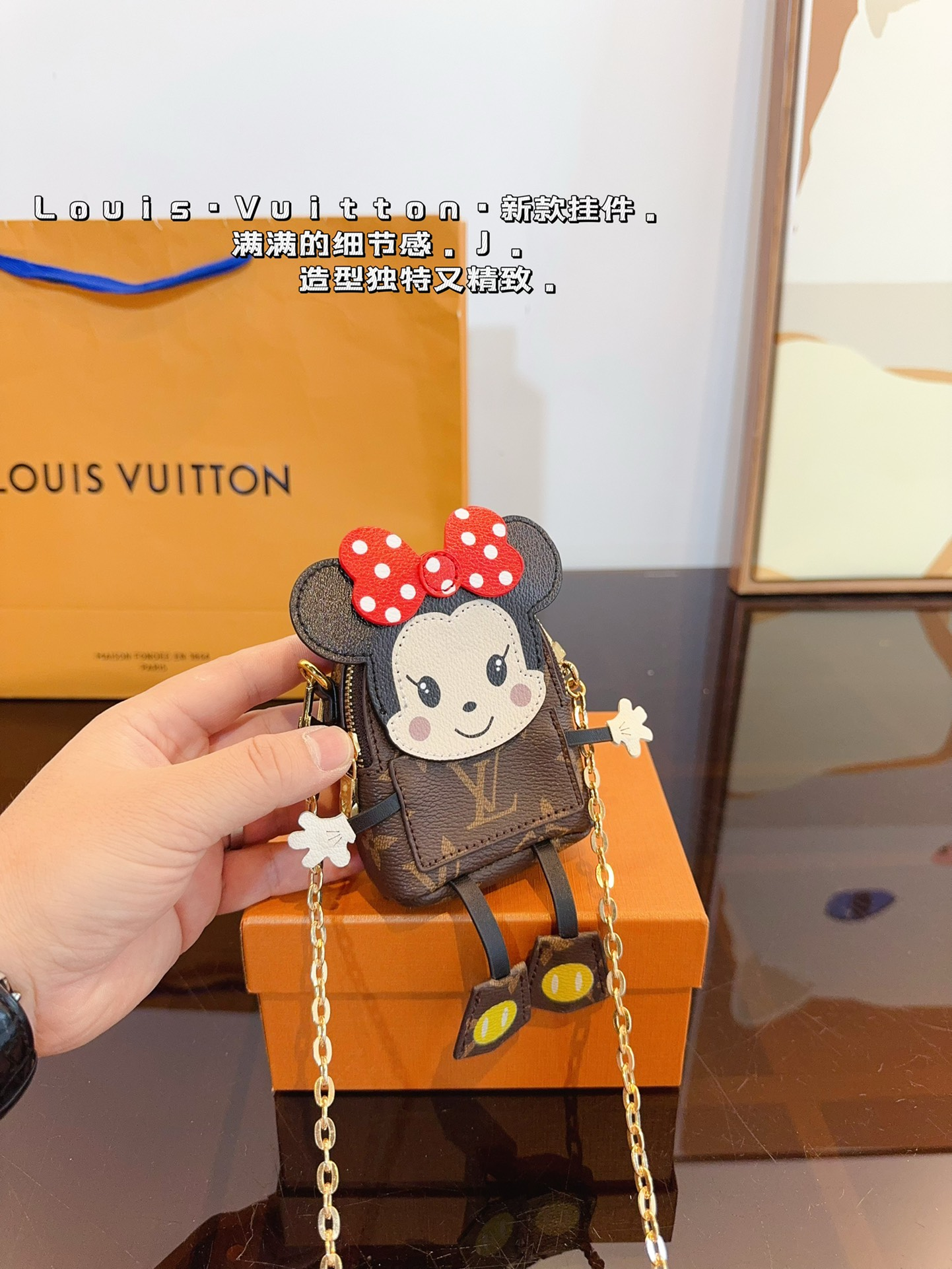 Louis new arrival wallet coin wallet size: 8*3*10 cm