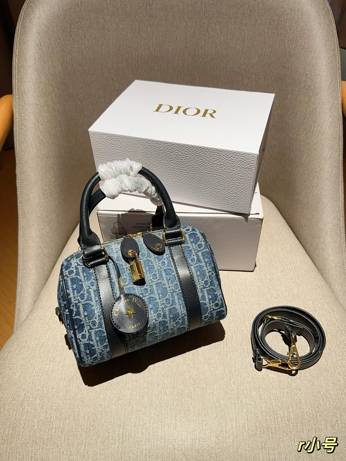 D Groove 20Denim Oblique denim bag