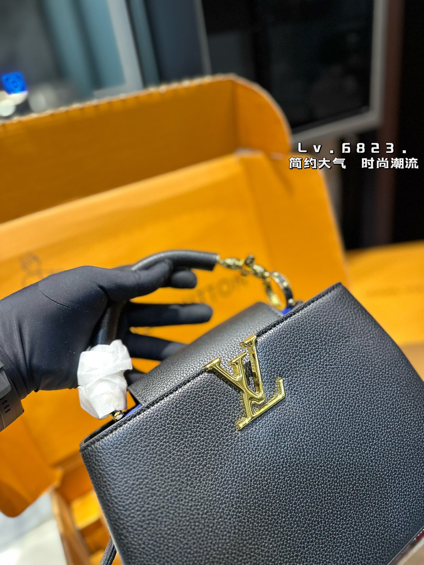 Louis new arrival Capucines monogram bag