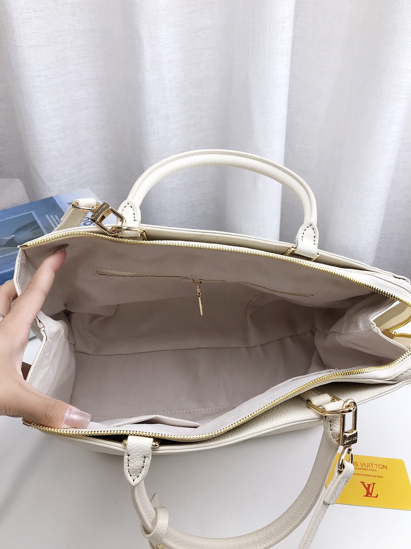 Louis new arrival tote bag size: 35*22cm