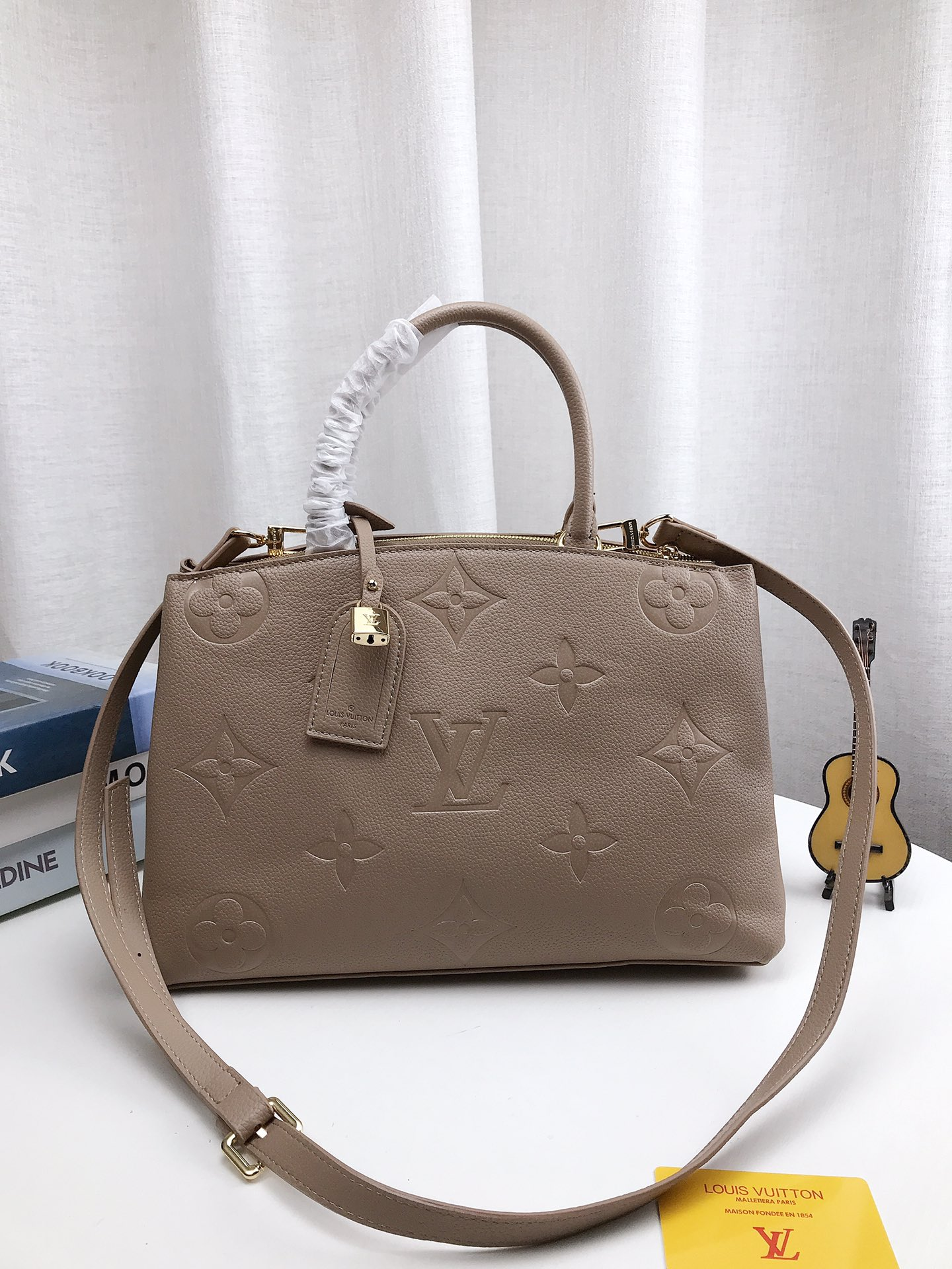 Louis new arrival tote bag size: 35*22cm