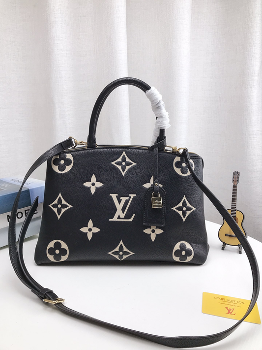 Louis new arrival tote bag 02 size: 35*22cm