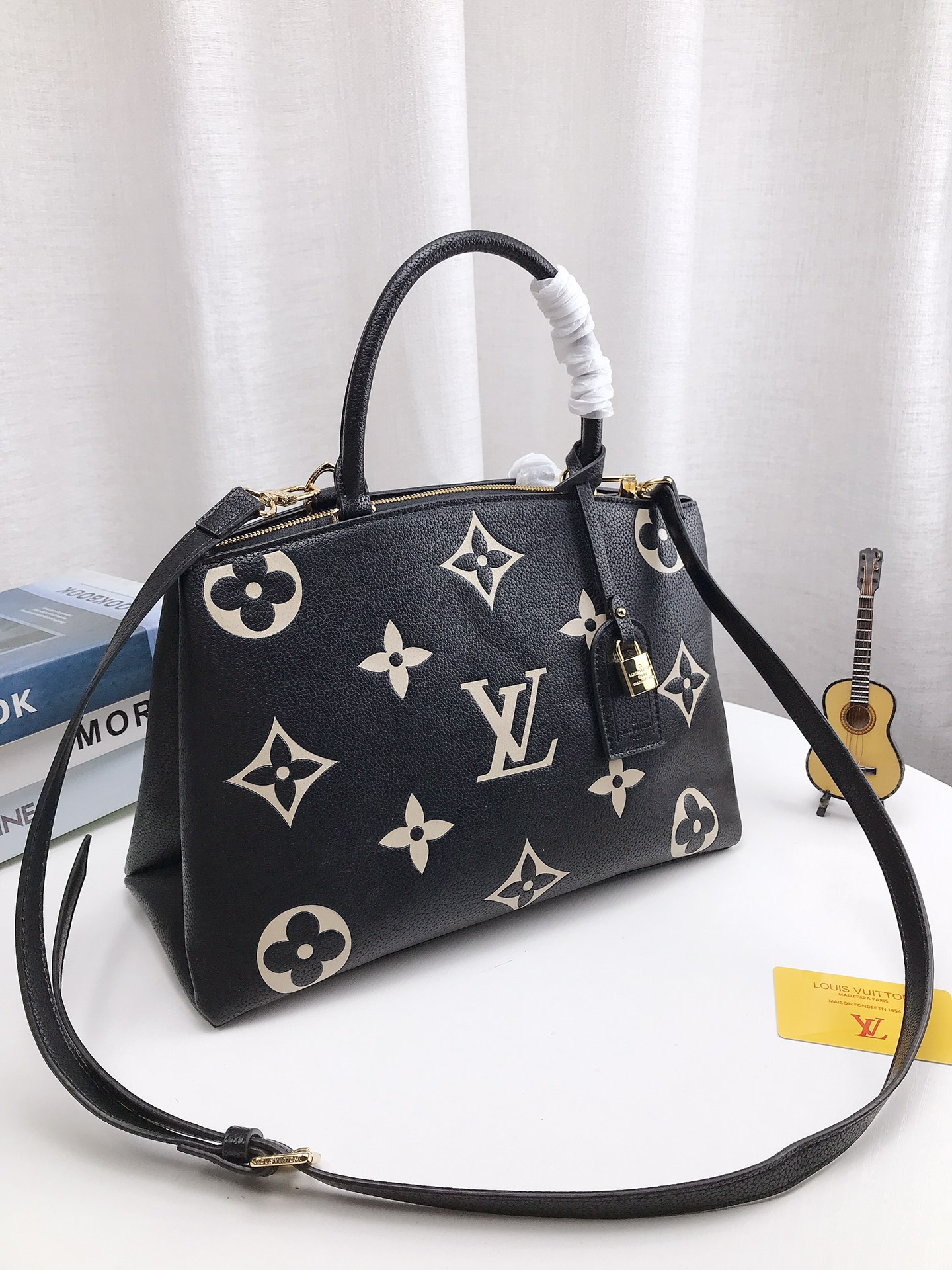 Louis new arrival tote bag 02 size: 35*22cm