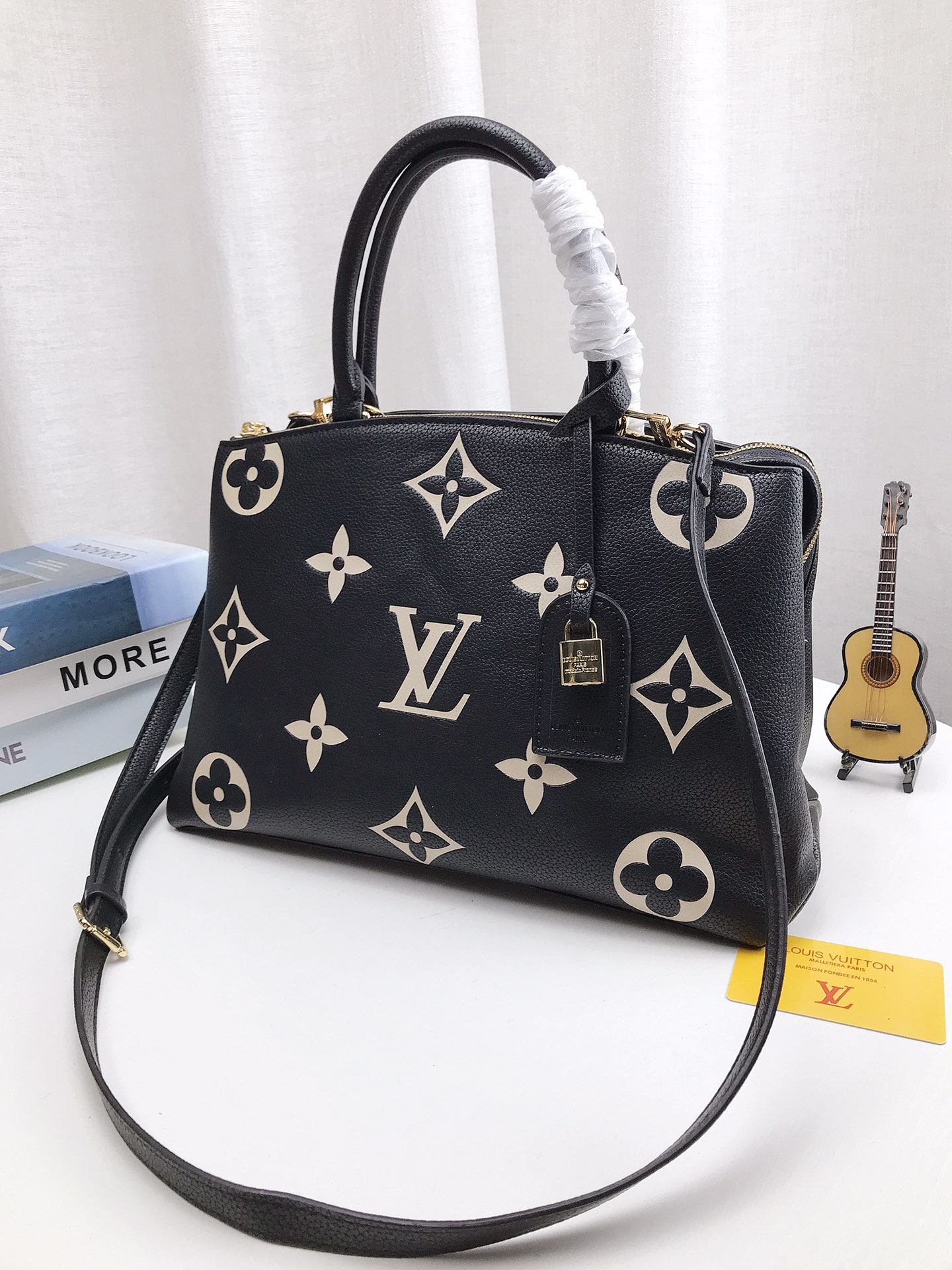 Louis new arrival tote bag 02 size: 35*22cm