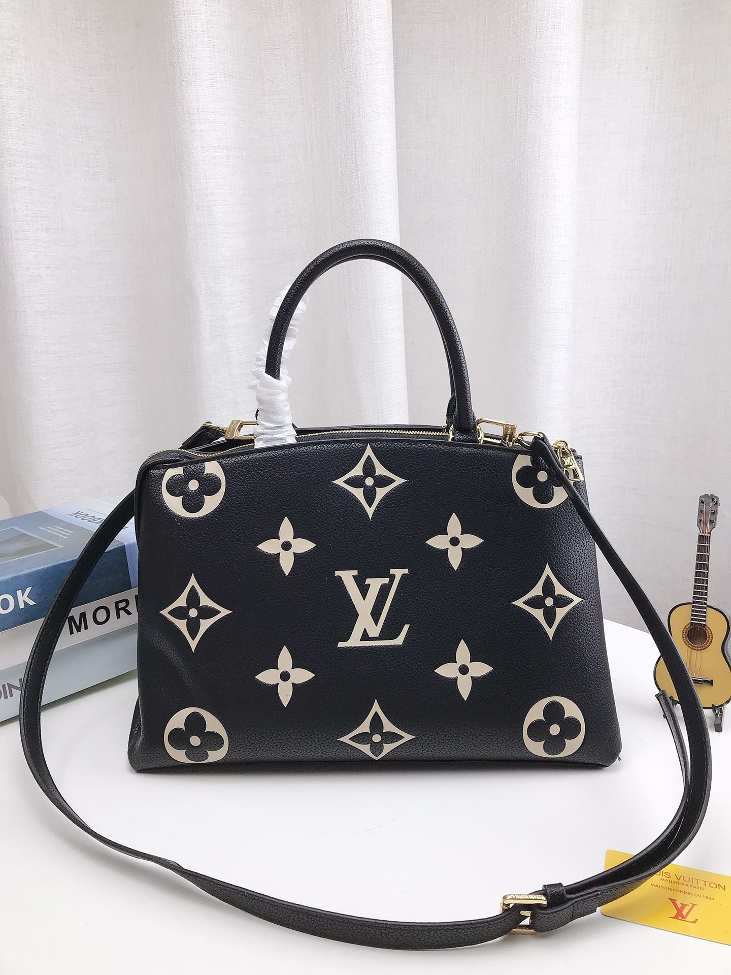 Louis new arrival tote bag 02 size: 35*22cm