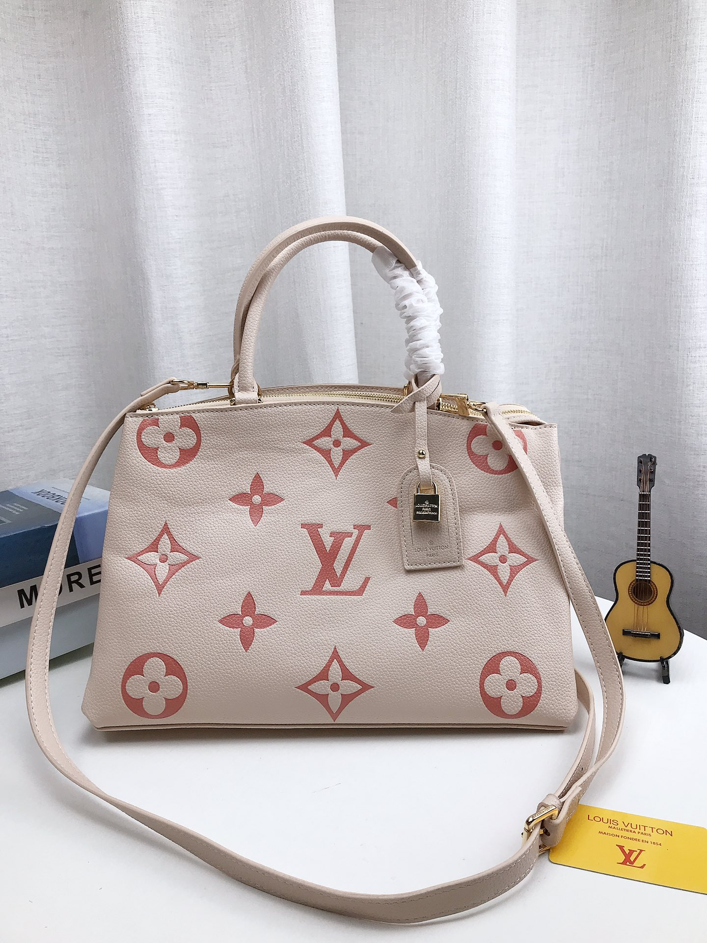 Louis new arrival tote bag 02 size: 35*22cm