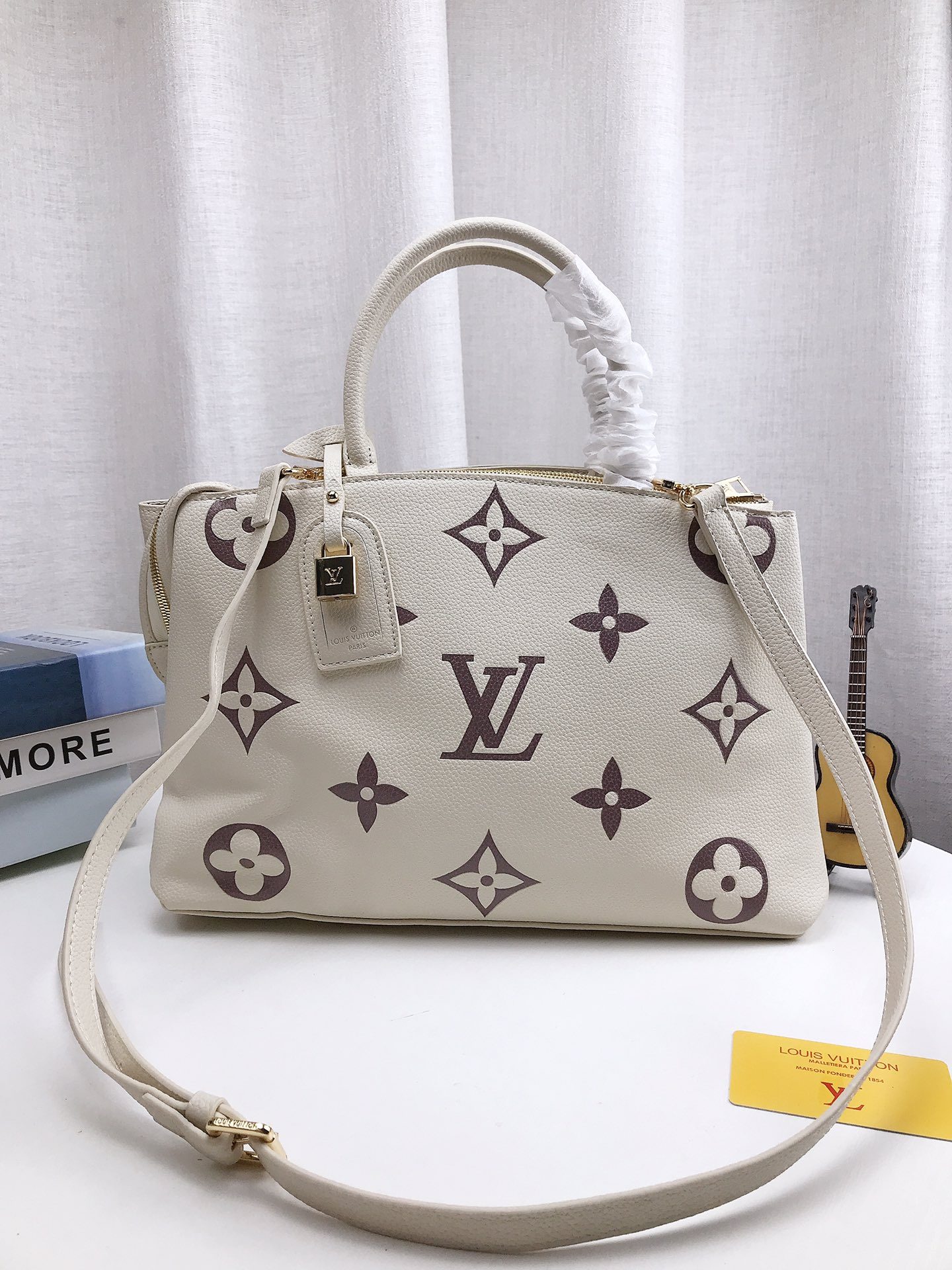 Louis new arrival tote bag 02 size: 35*22cm