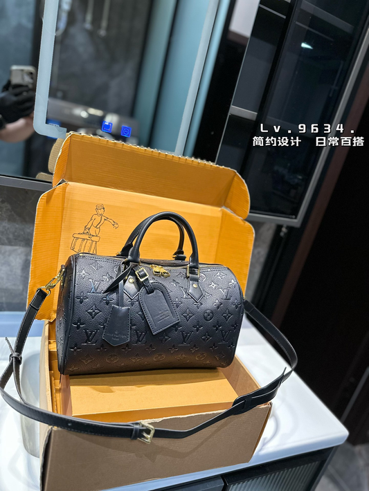 Louis new arrival Keepall Bandouliere bag size: 30 cm