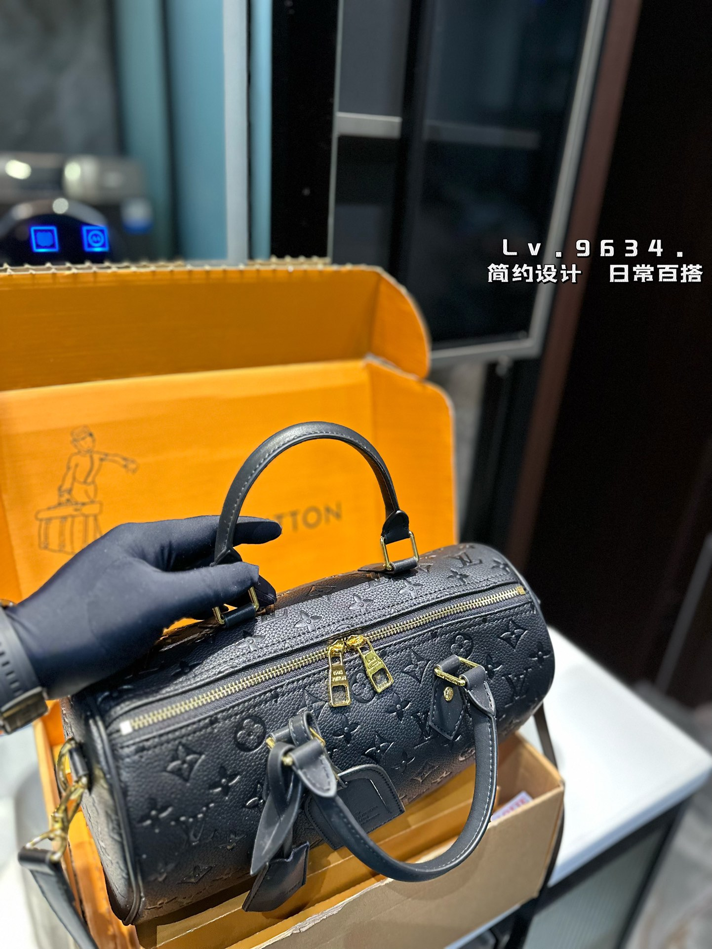 Louis new arrival Keepall Bandouliere bag size: 30 cm