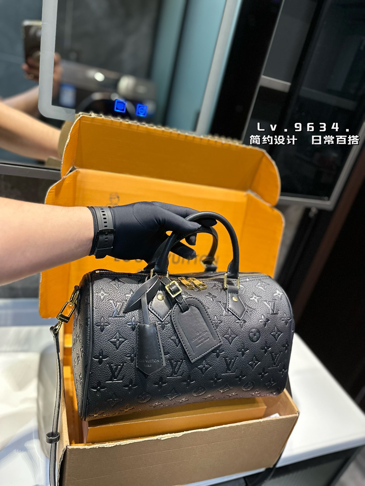 Louis new arrival Keepall Bandouliere bag size: 30 cm