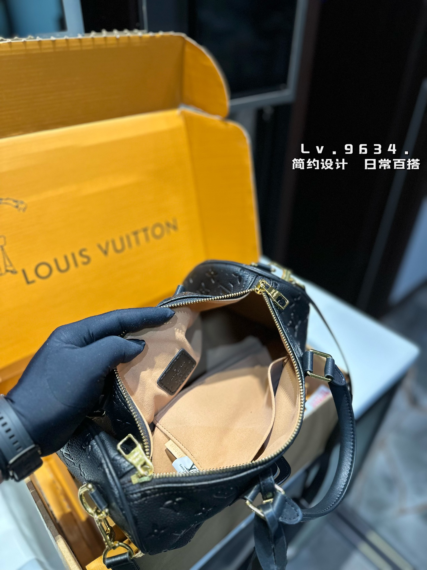 Louis new arrival Keepall Bandouliere bag size: 30 cm